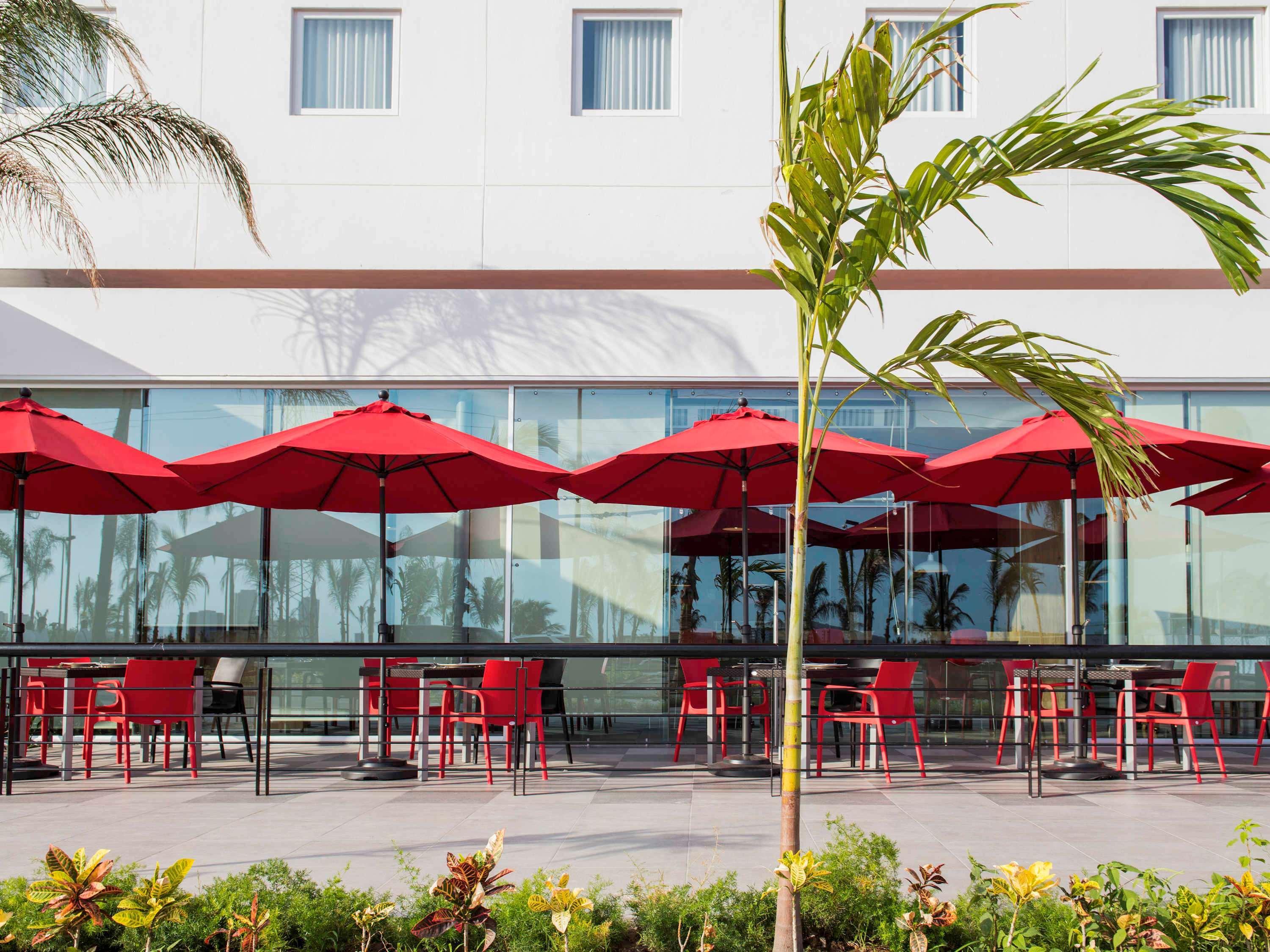 Ibis Mazatlan Marina Hotel Exterior foto