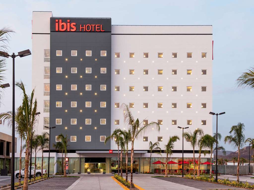 Ibis Mazatlan Marina Hotel Exterior foto